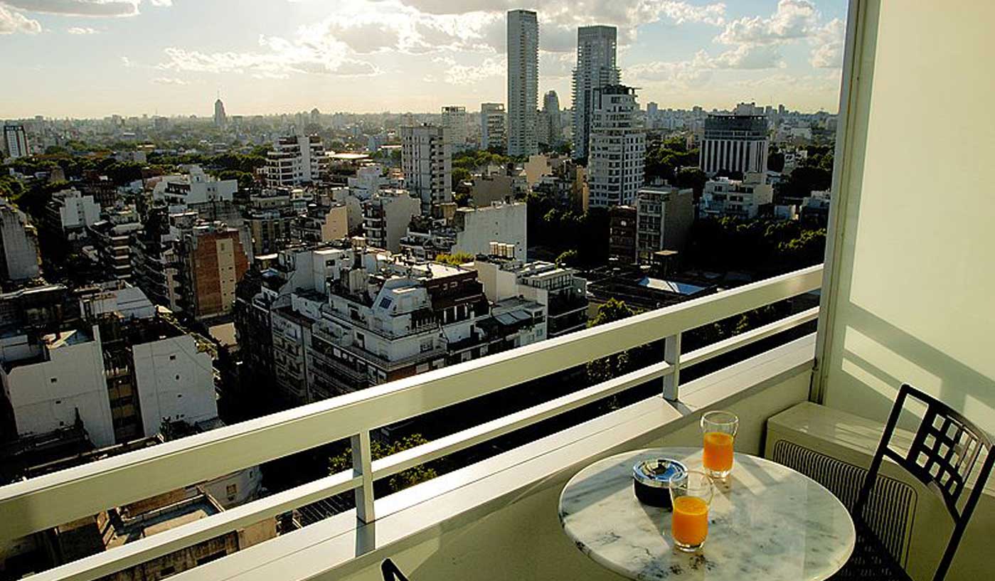 Spacious Studio in Five Star Building