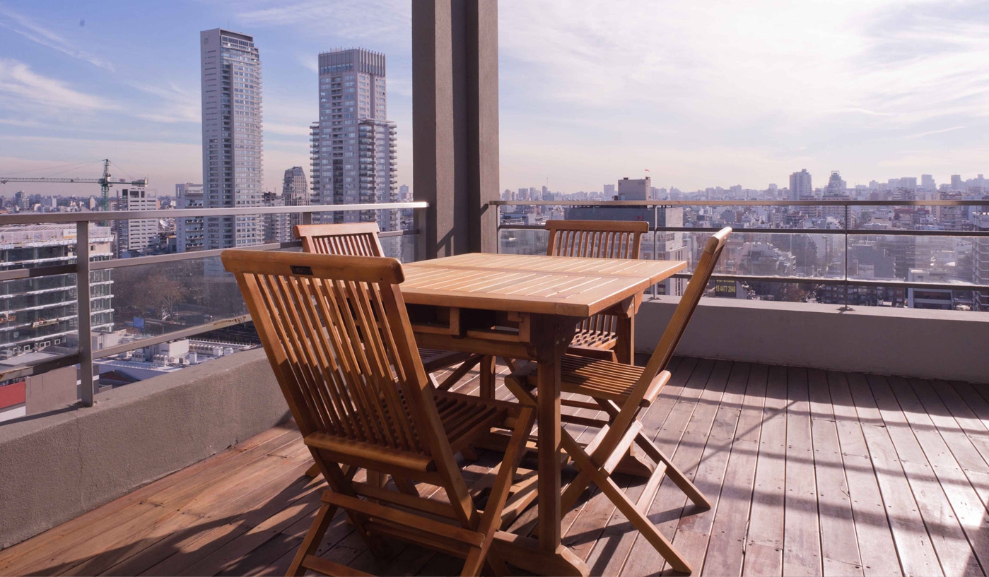 Three Storey Penthouse with Private Terrace, BBQ and Hot-Tub