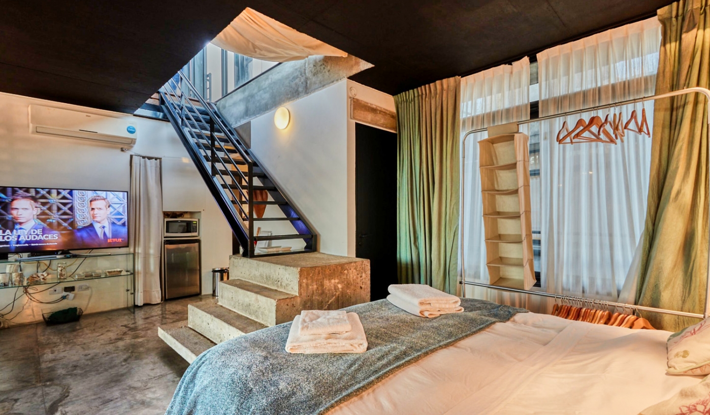 Amazing Two Storey Loft With Private Terrace, BBQ and Pool