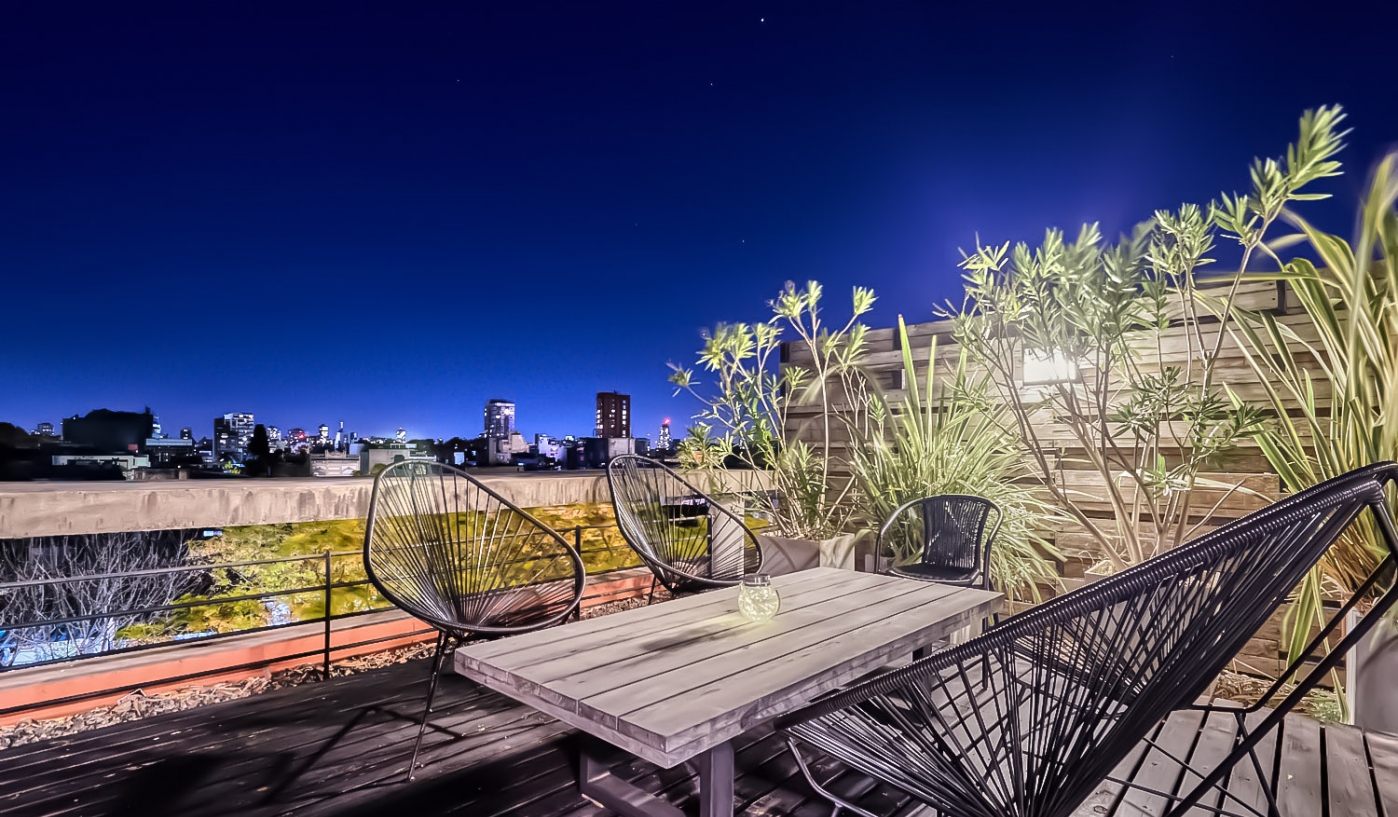 Amazing Two Storey Loft With Private Terrace, BBQ and Pool
