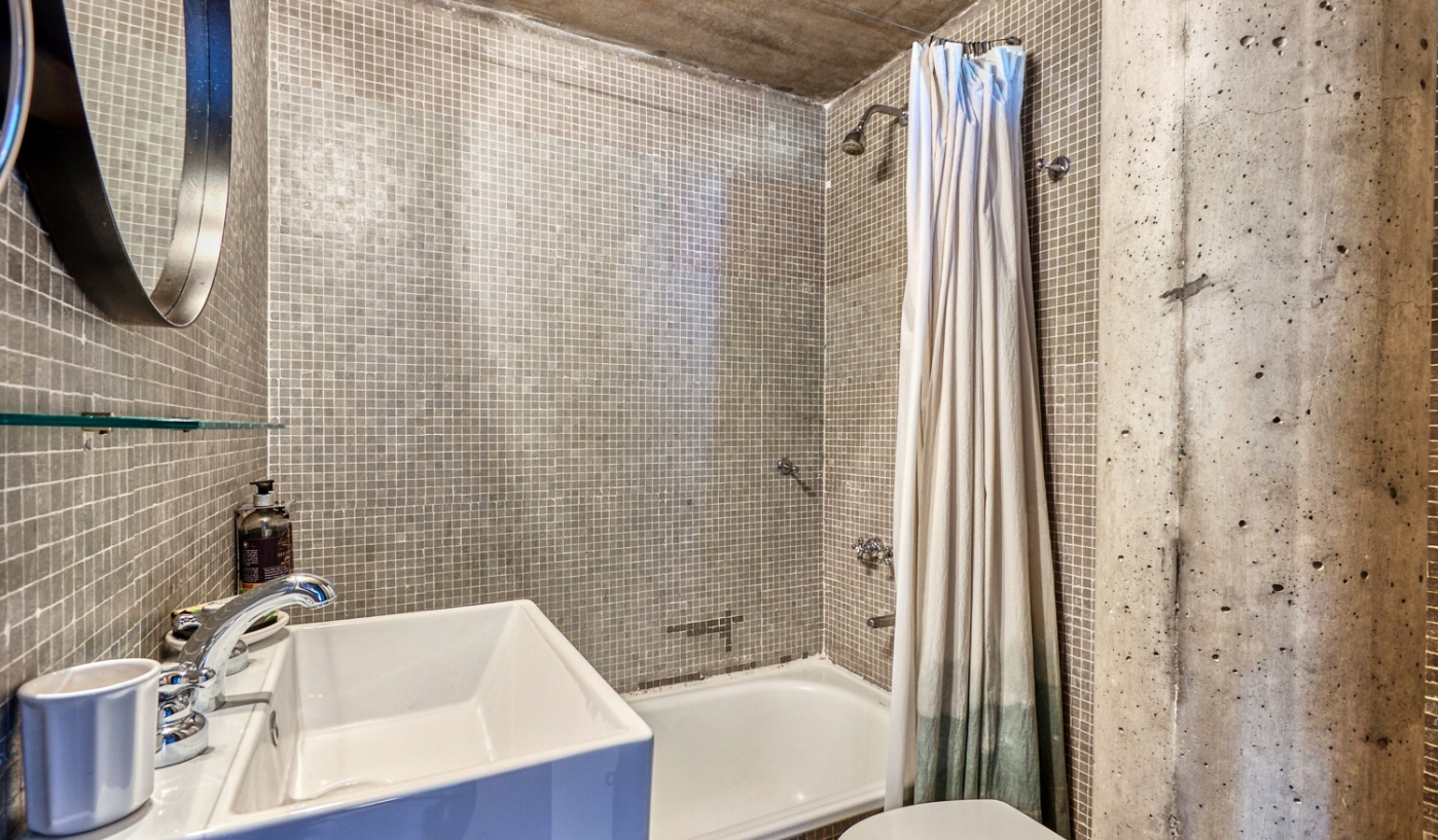 Amazing Two Storey Loft With Private Terrace, BBQ and Pool
