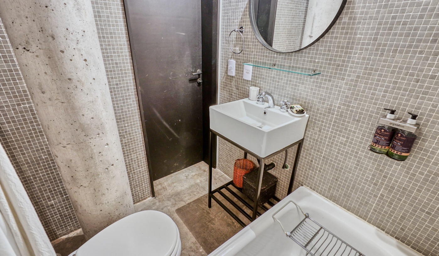 Amazing Two Storey Loft With Private Terrace, BBQ and Pool