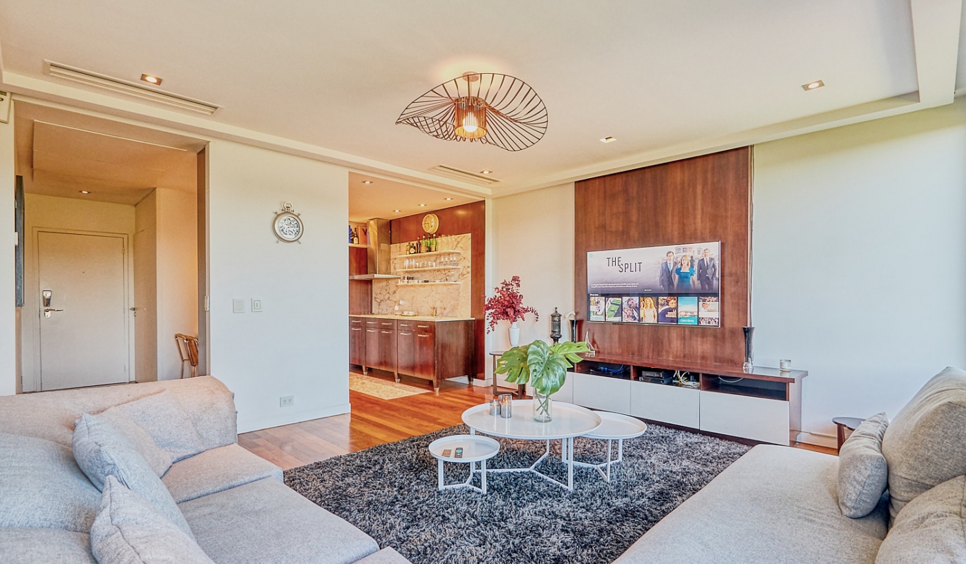 Luxurious One Bedroom Apartment in Fabulous Faena Hotel