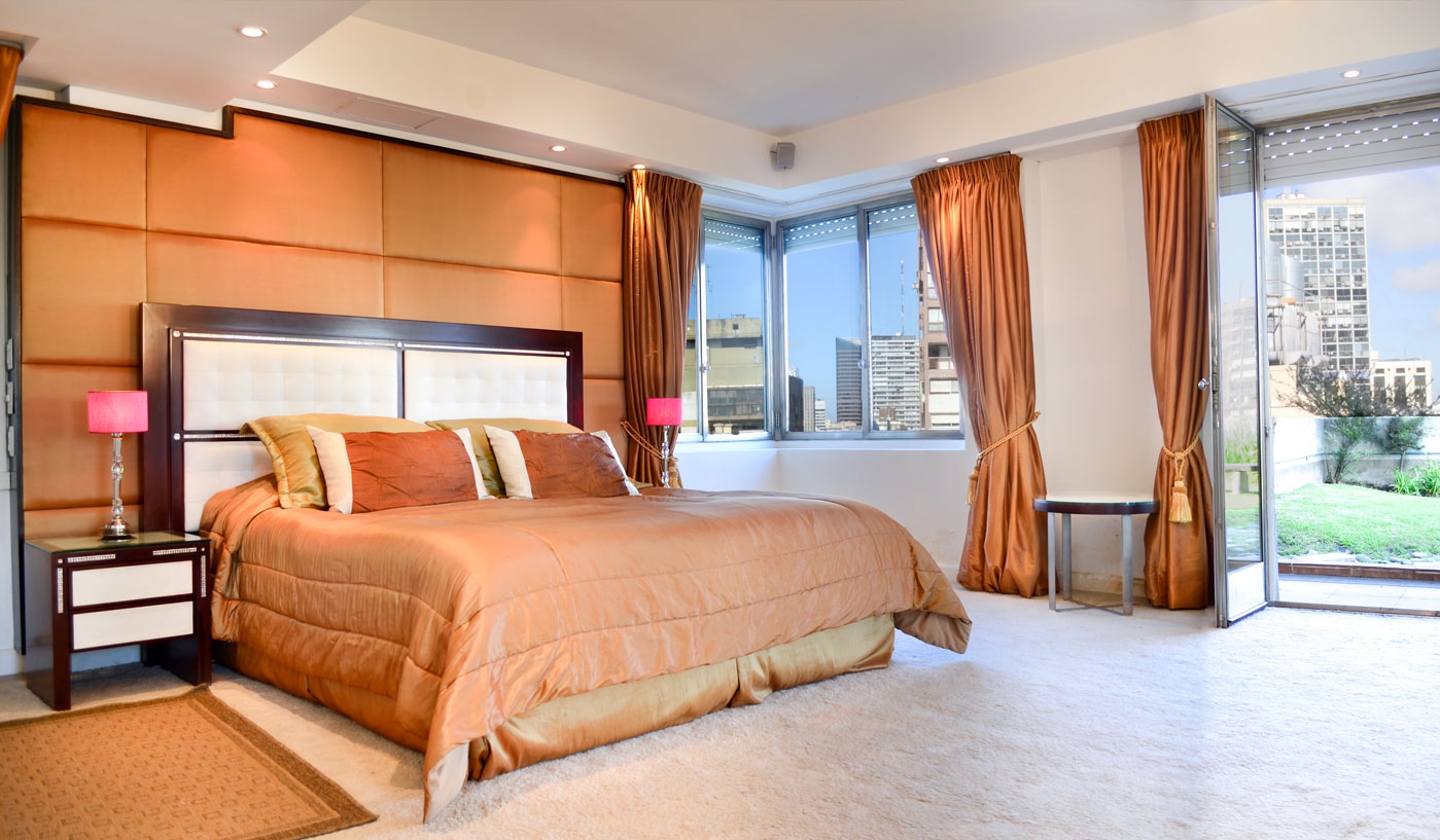 Superb Apartment in Iconic Building with Panoramic Views