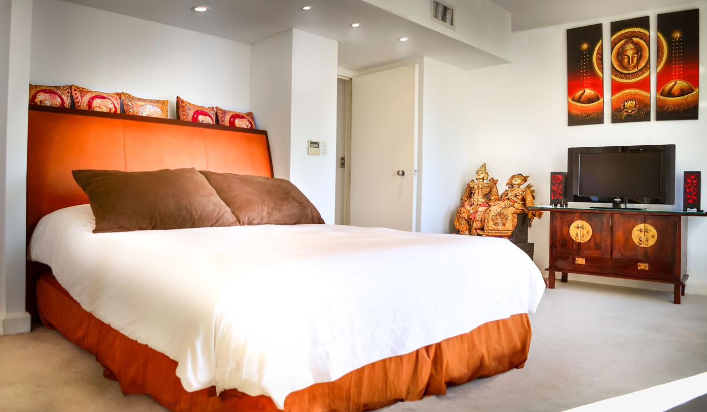Superb Apartment in Iconic Building with Panoramic Views