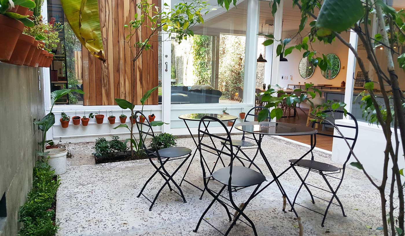 Nordic Inspired 4 Bedroom Contemporary House with Private Garden and BBQ