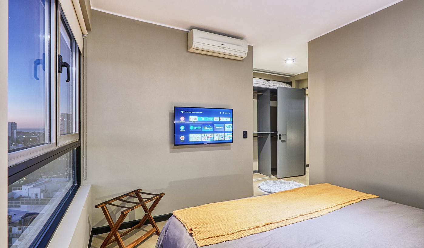 Top Fully Remodeled Two Bedroom Apartment with Pool, Gym and Great Views