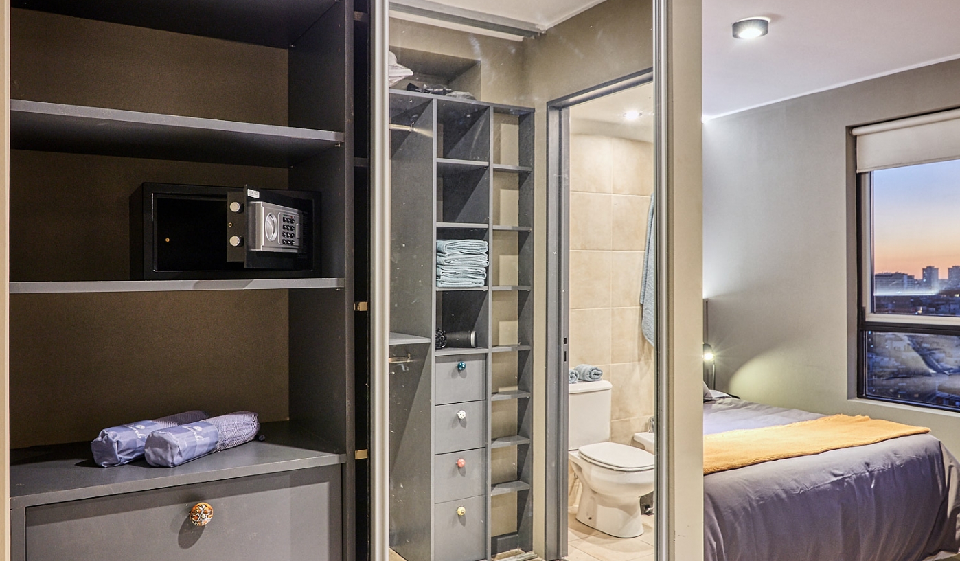 Top Fully Remodeled Two Bedroom Apartment with Pool, Gym and Great Views