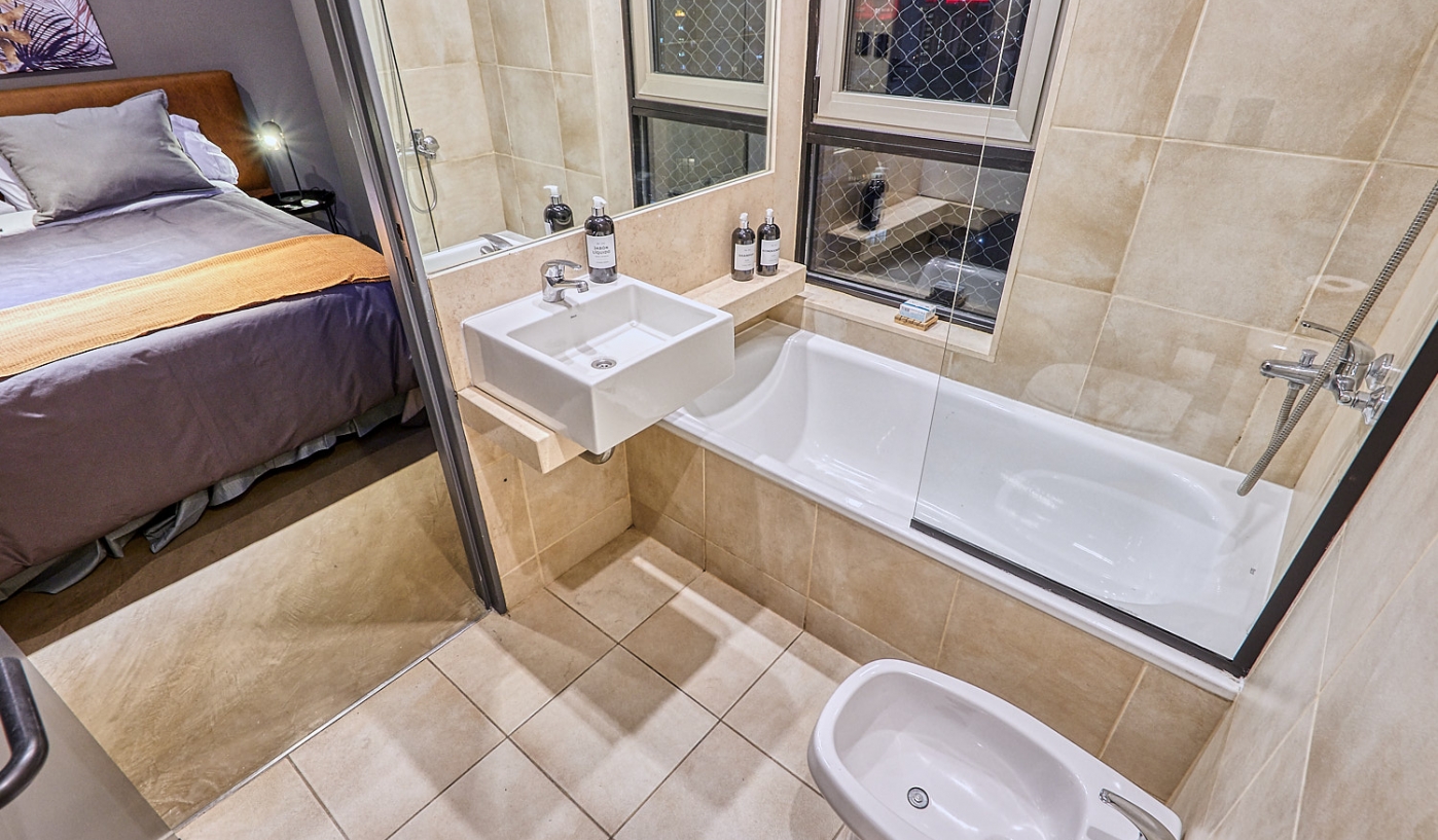 Top Fully Remodeled Two Bedroom Apartment with Pool, Gym and Great Views