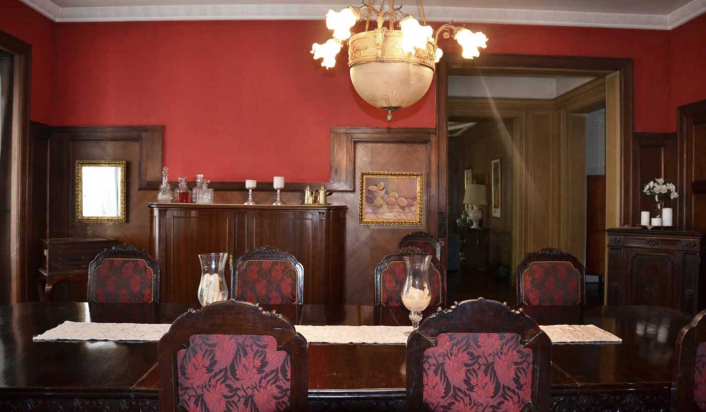 Grand Five Bedroom French Style Apartment in Central Recoleta