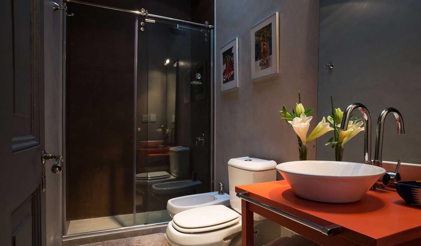 Spectacular 4 Bedroom Villa with Pool, Courtyard and BBQ in Palermo Soho