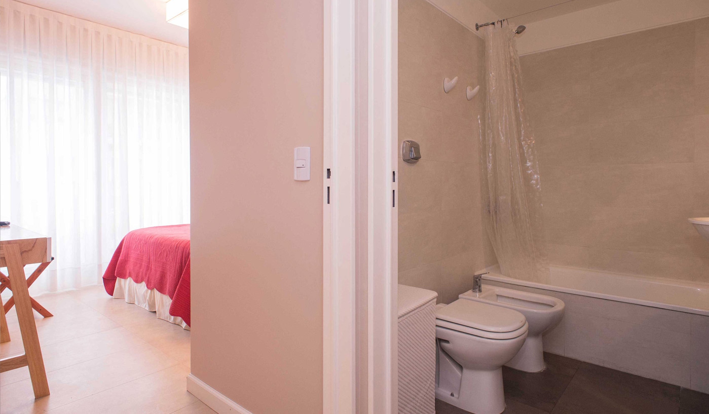 Airy One Bedroom Apartment in Five Star Building