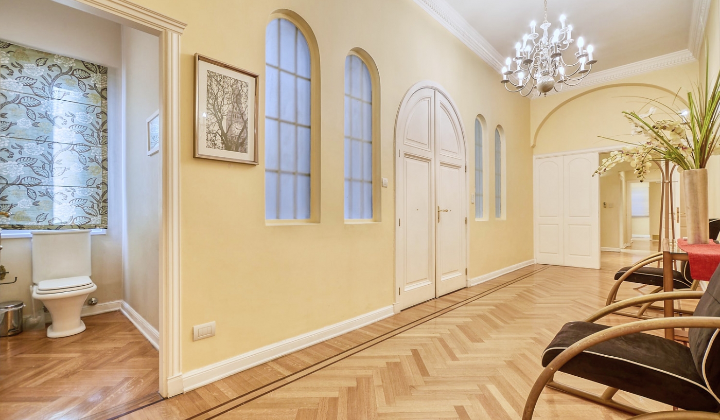 Impressive Five Bedroom Apartment in Chic Recoleta